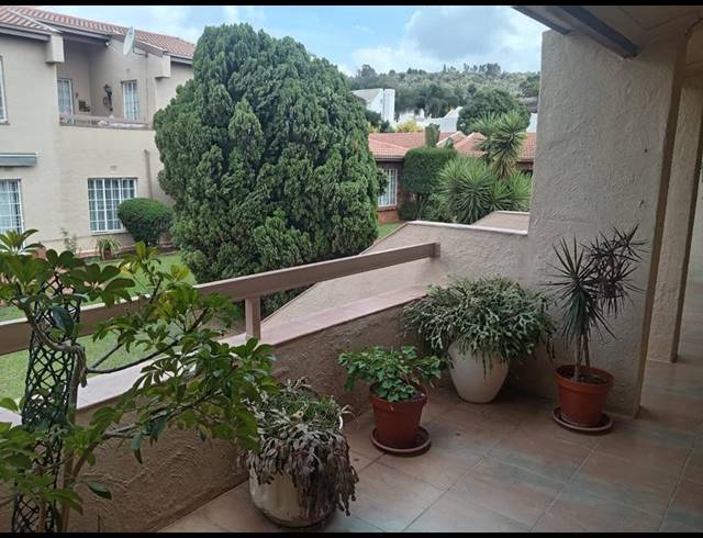 2 BEDROOM APARTMENT FOR SALE IN BEDFORD PARK